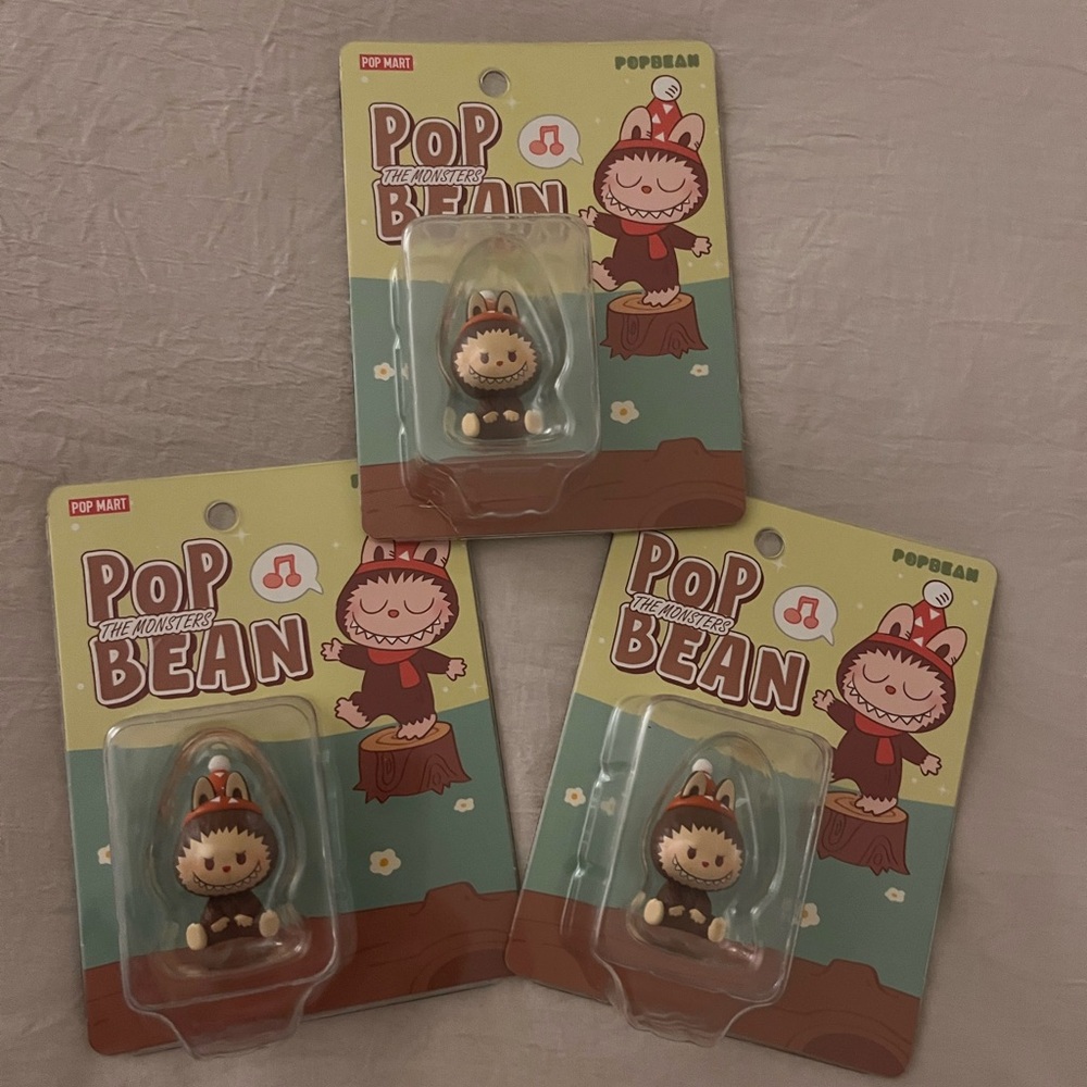 One 1 POPMART Pop Beans, The Monsters/Labubu “Waiting For The Prologue”